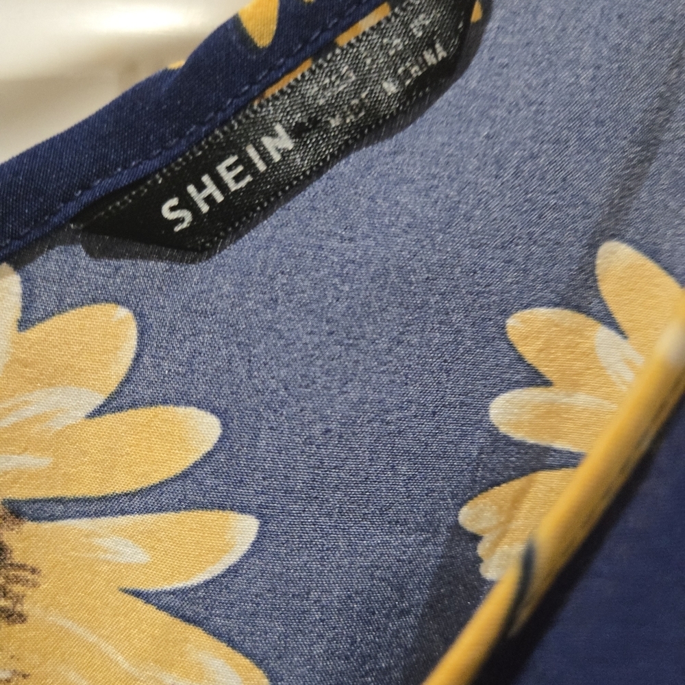 SHEIN strappy with ruffle Sunflower Dress - Navy and Yellow Size L EUC - Picture 4 of 5